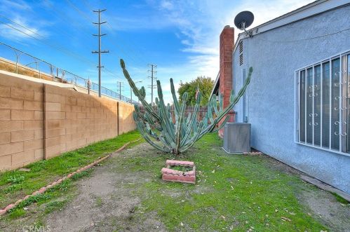 2379 Mountain Woods St, Colton CA  92324-4536 exterior