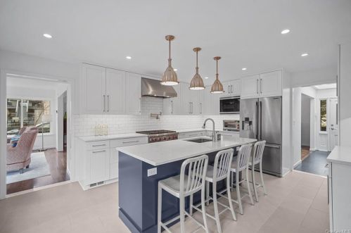 180 Hillair Cir, White Plains NY  10605-4506 exterior