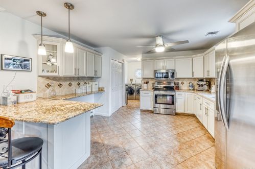 276 Country Rd, Miller Place NY  11764-2302 exterior