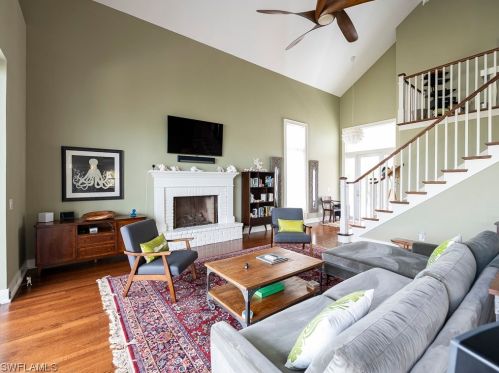 5690 Pne Tree Dr, Sanibel FL 33957-2304 exterior