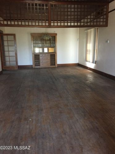 375 Oak St, Nogales, AZ 85621-2610