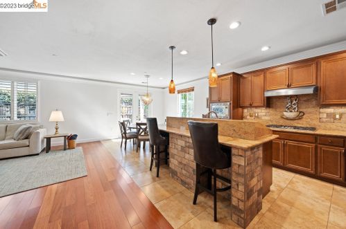 9744 Golden Sky Way, Gilroy CA  95020-9663 exterior