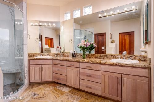 215 Calle Francesca, Sedona AZ 86336-4761 exterior