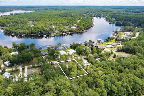 949 Bay Grove Rd, Freeport, FL 32439-4837