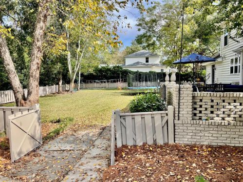 1168 Farm Quarter Rd, Mount Pleasant SC  29464-9543 exterior