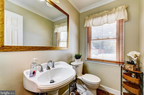 3 Fieldston Rd, Princeton NJ 08540-6429 exterior