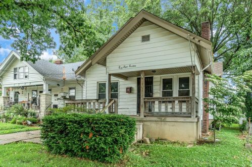 5814 Hawthorne Ave, Cincinnati, OH 45227-3516