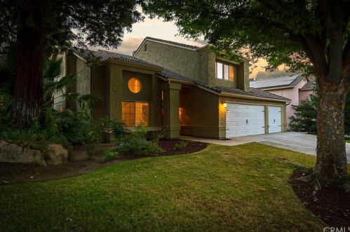 953 Buckhill Rd, Fresno, CA 93720-0771