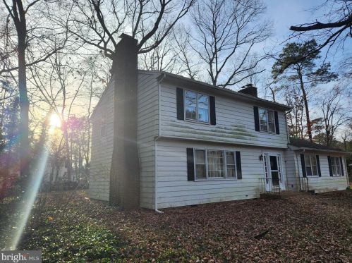 9616 Shore Dr, Seaford, DE 19973-7817