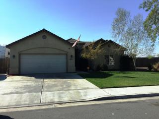 2091 Orange Ave, Porterville, CA 93257-4338