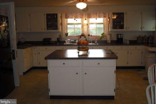 1111 Delta Rd, Red Lion PA  17356-9724 exterior