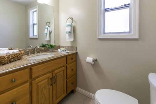 22 Henry Pl, Millbrae CA  94030-1610 exterior