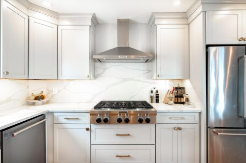 799 Ocean Blvd, Hampton, NH 03842-4307