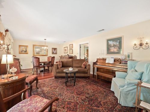 5807 Bullard Dr, Austin TX 78757-4400 exterior