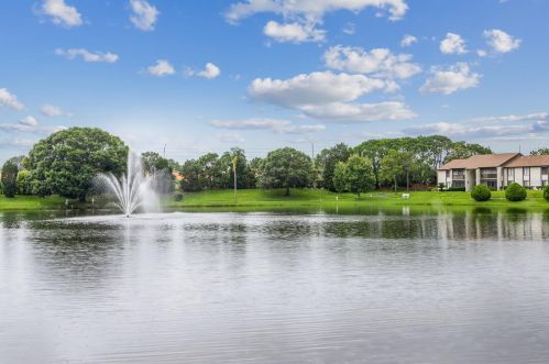 1725 Pine Ridge Way, Palm Harbor FL  34684-2113 exterior