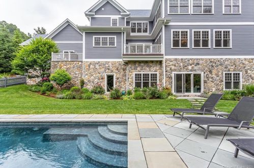 40 Woodbine Way, Stamford, CT 06903-3002
