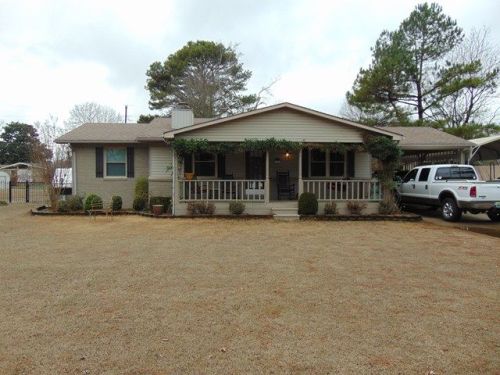 109 Hughes St, Florence, AL 35633-1306