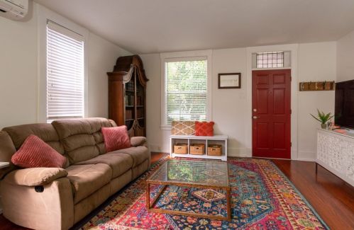 5994 Myrtle Ave, Long Beach, CA 90805-3515