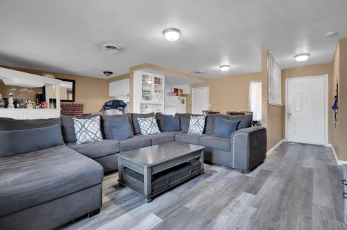 1633 Crowell St, Livingston CA  95334-1854 exterior