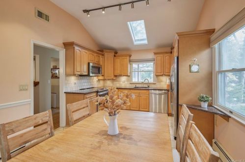 163 Teakettle Spout Rd, Mahopac NY  10541-4250 exterior