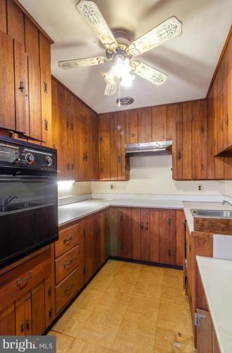 5 April Ln, Wilmington DE  19810-4122 exterior