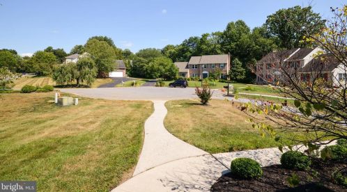 239 Hawkes Ct, Hockessin DE  19707-1351 exterior