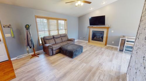 348 Woodridge Pl, Manitowoc WI  54220-7169 exterior