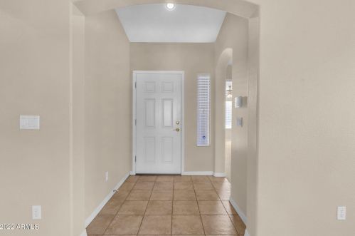 4722 Appleby Ct, Gilbert, AZ 85298-5375