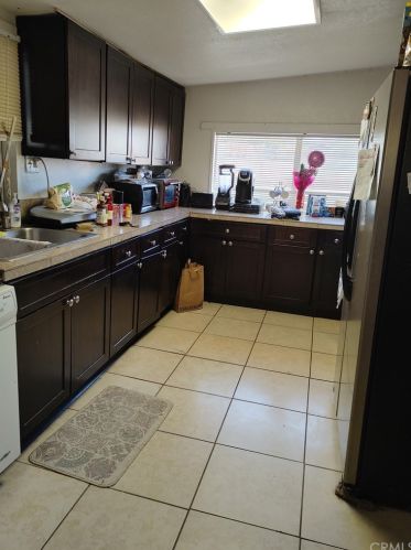 16742 Sunset Dr, Victorville, CA 92395-5630