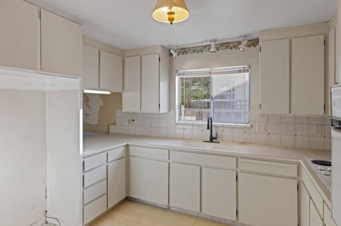 821 Cedar St, Del Monte Park CA  93950-4804 exterior