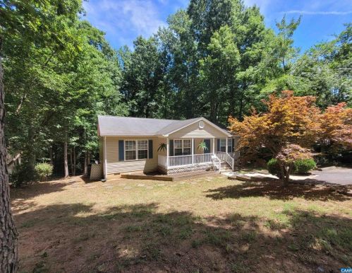 63 Bolling Cir, Bybee, VA 22963-3251