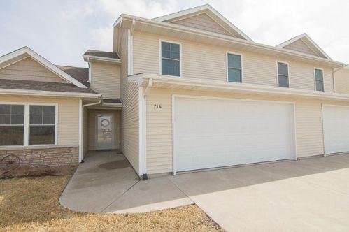 716 3rd St, Richmond, IA 52247-9400