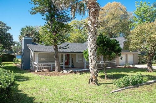 18 Madera Rd, De Bary, FL 32713-2916