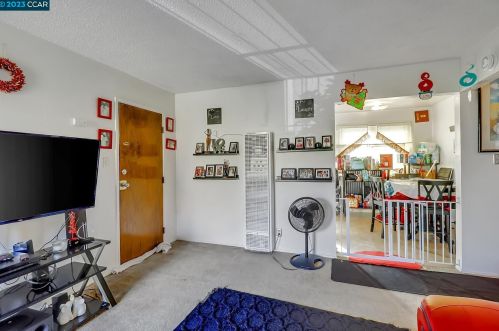 3201 Arkansas St, Oakland CA 94602-3707 exterior