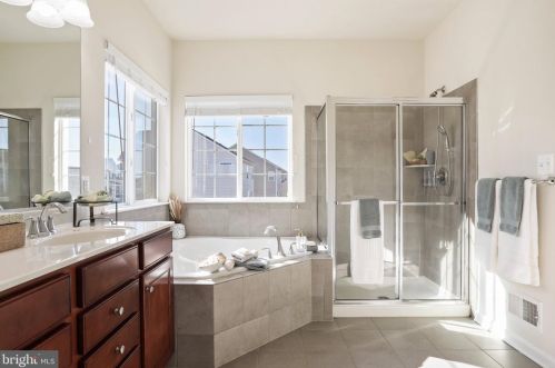 445 Lord Fairfax St, Charles Town WV  25414-2603 exterior