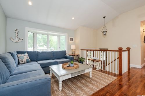 108 Juniper St, Islip Manor, NY 11751-1224