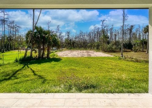 2484 14th Ave, Naples, FL 34120-3565