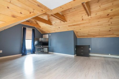 63 Entrance Way, Mahopac NY  10541-1328 exterior