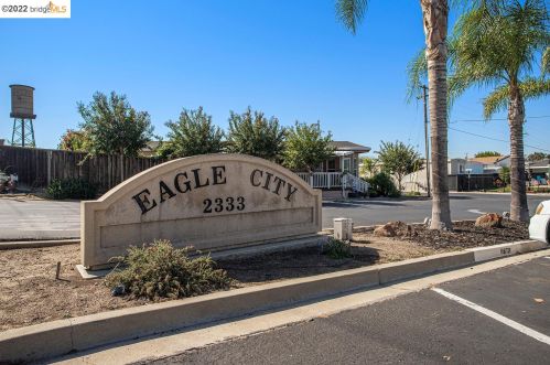 82 Ottawa St, Oakley, CA 94561-1673