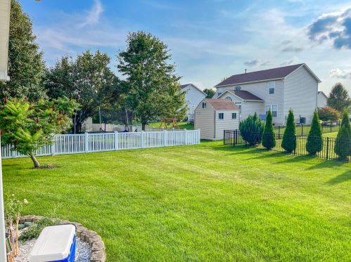 115 Springhouse Dr, Englewood OH  45322-8795 exterior