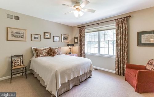 131 Knoxlyn Farm Dr, Kennett Sq PA  19348-2700 exterior