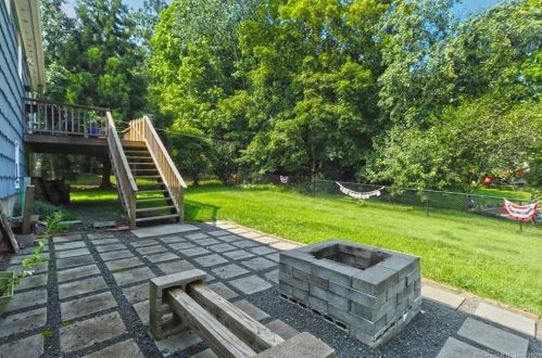 2 Behrle Dr, Ansonia CT  06401-2024 exterior