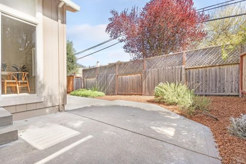 5518 Rainbow Cir, Santa Rosa CA  95409-4376 exterior