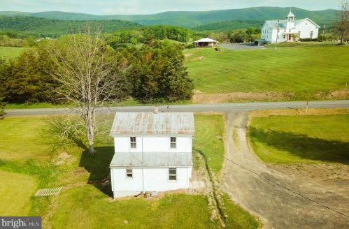 4052 Jerome Rd, Edinburg VA  22824-2500 exterior