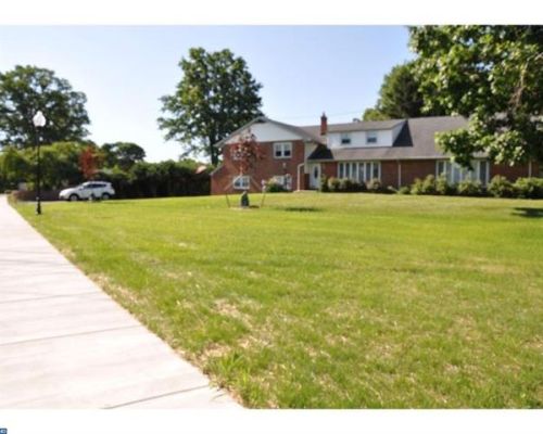 2613 Riverton Rd, Riverton NJ  08077-2337 exterior