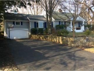 567 Wormwood Rd, Fairfield, CT 06824-4500
