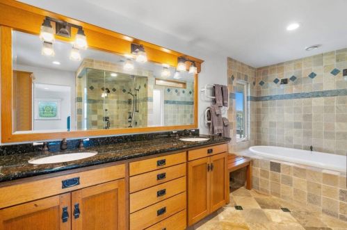 1322 Hamilton Ln, Escondido CA  92029-4316 exterior