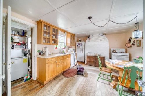 975 River Rd, N Milford NJ  07646-3112 exterior