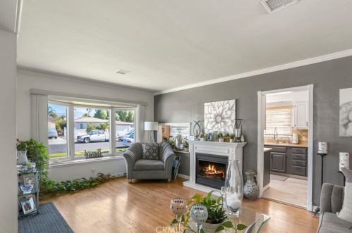 307 3rd St, Rialto, CA 92376-5934