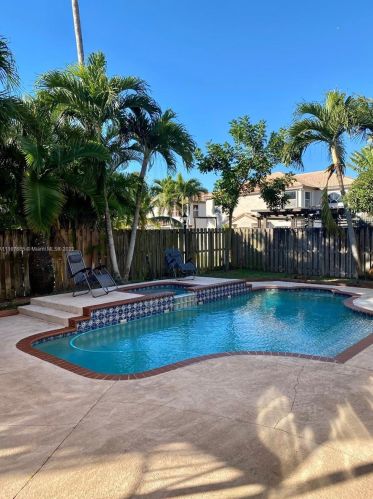 18222 25th St, Hollywood, FL 33029-5183